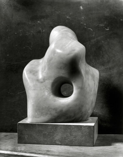 Stone carving "Pieced Form 1932"