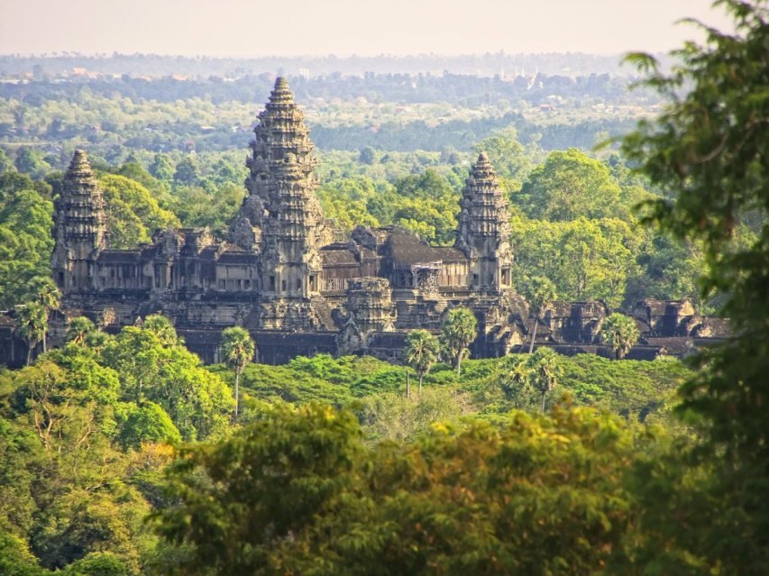angkor-covers-more-than-154-square-miles--in-comparison-manhattan-only-covers-33